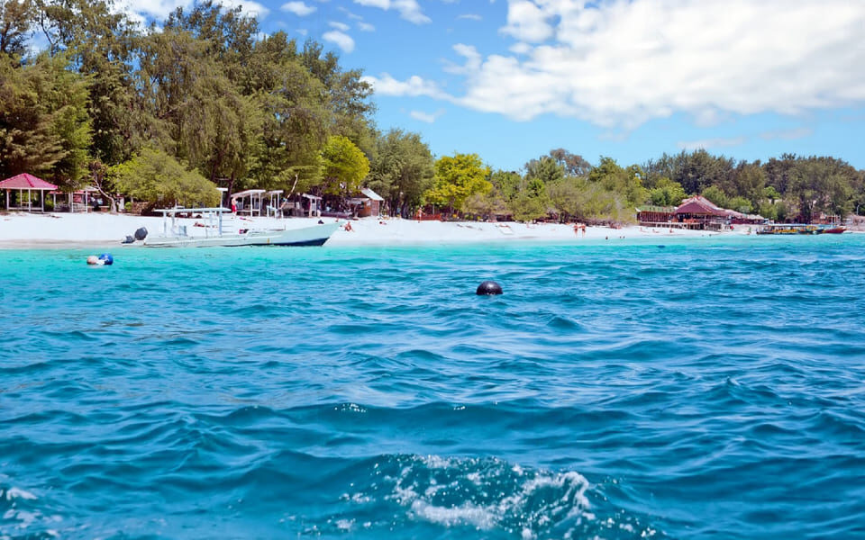 Destinasi Wisata Pantai Mekaki Lombok Barat