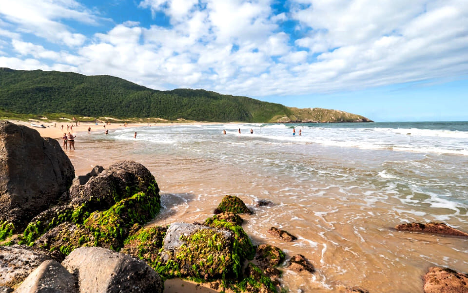 Destinasi Wisata Pantai Pasir Putih Klui Lombok Utara